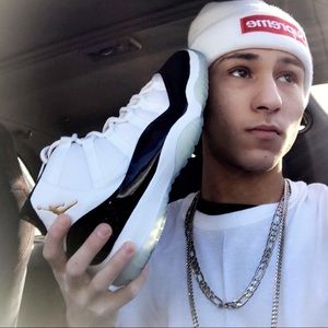 Meet your Posher, Dennis